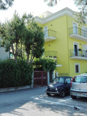 APPARTAMENTO PIANO TERRA PRIMA FILA MARE